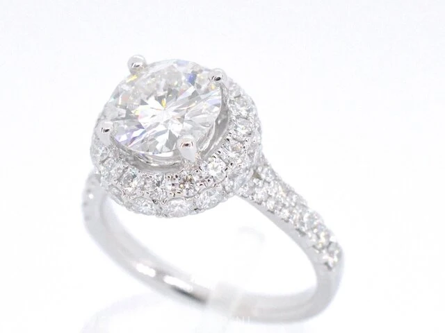 Witgouden entourage ring met een briljant geslepen diamant 2.00 carat - afbeelding 4 van  10