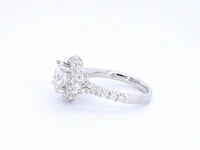Witgouden entourage ring met een briljant geslepen diamant 2.00 carat - afbeelding 6 van  10