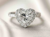 Witgouden entourage ring met een hartvorm geslepen diamant van 2.00 carat - afbeelding 12 van  12