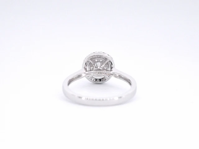 Witgouden entourage ring vol gezet met diamanten - afbeelding 7 van  9