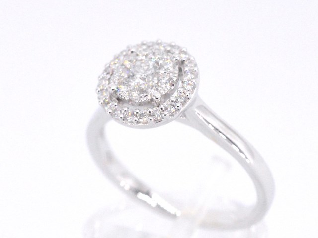 Witgouden entourage ring vol gezet met diamanten - afbeelding 4 van  10