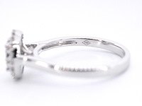 Witgouden entourage ring vol gezet met diamanten - afbeelding 9 van  10