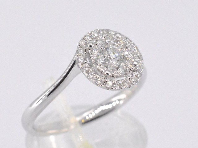 Witgouden entourage slagring met diamanten - afbeelding 6 van  8