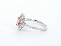 Witgouden entrourage ring met een roze heart shape diamant - afbeelding 5 van  10