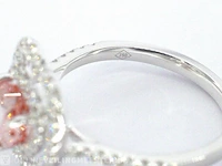 Witgouden entrourage ring met een roze heart shape diamant - afbeelding 10 van  10