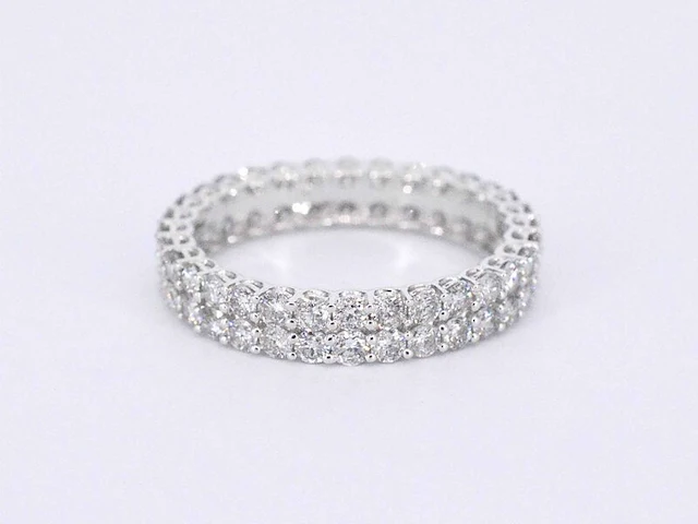 Witgouden eternity ring met diamanten - afbeelding 1 van  7