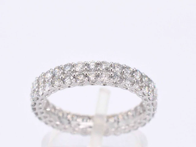 Witgouden eternity ring met diamanten - afbeelding 5 van  7