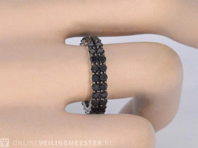 Witgouden eternity ring met zwarte diamanten - afbeelding 3 van  10