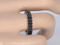 Witgouden eternity ring met zwarte diamanten - afbeelding 3 van  10