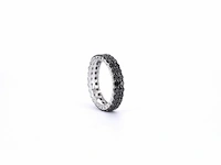 Witgouden eternity ring met zwarte diamanten - afbeelding 9 van  10