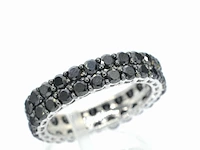 Witgouden eternity ring met zwarte diamanten - afbeelding 4 van  11
