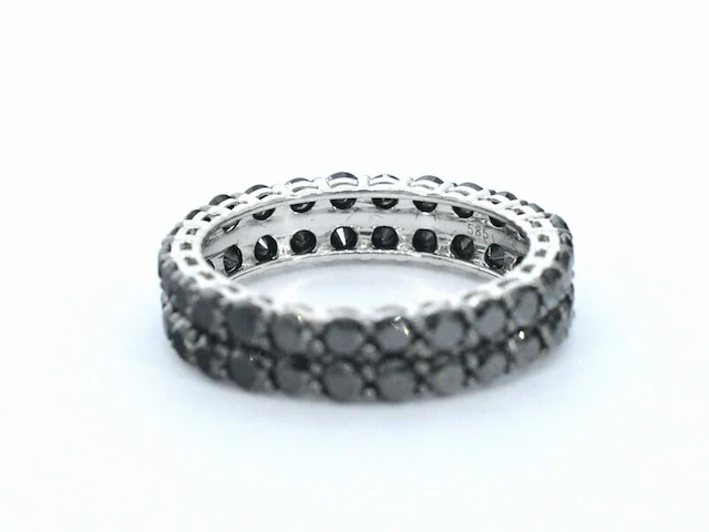 Witgouden eternity ring met zwarte diamanten - afbeelding 7 van  11
