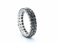 Witgouden eternity ring met zwarte diamanten - afbeelding 8 van  11