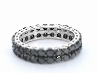 Witgouden eternity ring met zwarte diamanten - afbeelding 9 van  11