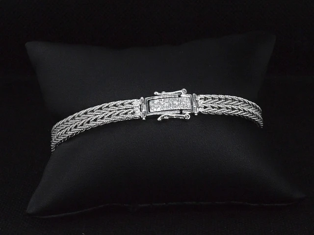Witgouden exclusieve armband mat natuurlijke witte diamanten - afbeelding 8 van  8