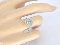 Witgouden halo ring met een briljant geslepen diamanten van 2.08 carat - afbeelding 2 van  9