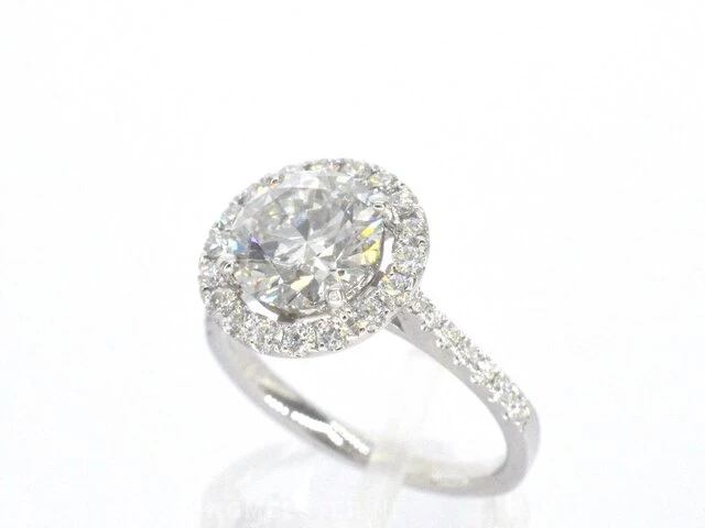 Witgouden halo ring met een briljant geslepen diamanten van 2.08 carat - afbeelding 4 van  9