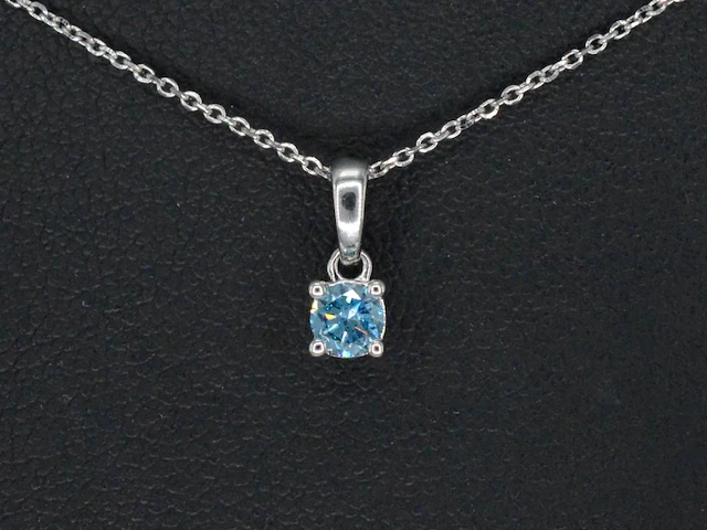Witgouden halsketting met een blauwe diamant 0.25 carat - afbeelding 1 van  7