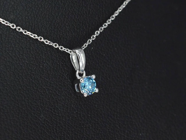 Witgouden halsketting met een blauwe diamant 0.25 carat - afbeelding 5 van  7