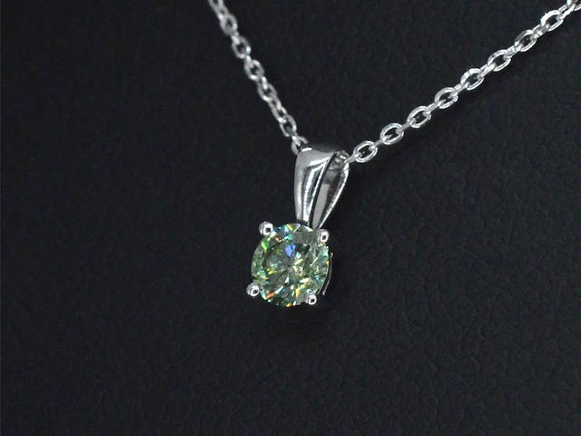 Witgouden halsketting met een groene diamant 0.25 carat - afbeelding 1 van  9