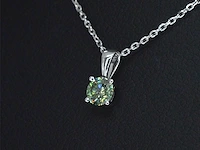 Witgouden halsketting met een groene diamant 0.25 carat
