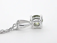 Witgouden halsketting met een groene diamant 0.25 carat - afbeelding 9 van  9