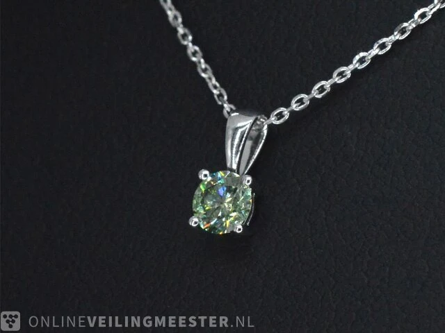 Witgouden halsketting met een groene diamant 0.25 carat - afbeelding 1 van  8