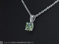 Witgouden halsketting met een groene diamant 0.25 carat - afbeelding 1 van  8