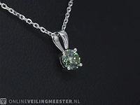 Witgouden halsketting met een groene diamant 0.25 carat - afbeelding 3 van  8