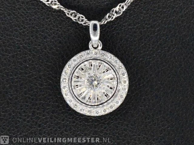 Witgouden hanger met diamanten 0.75 carat - afbeelding 1 van  7