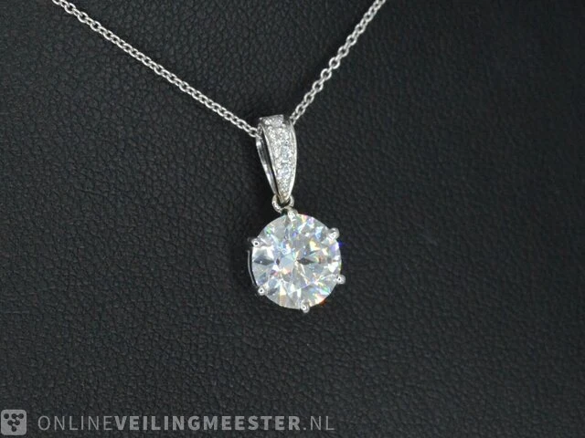 Witgouden hanger met diamanten en een briljant - afbeelding 5 van  9