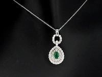Witgouden hanger met diamanten en een smaragd in druppelvorm , excl. ketting - afbeelding 1 van  8