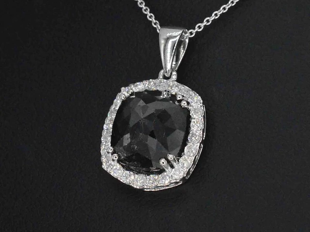 Witgouden hanger met diamanten en een zwarte diamant van 4.80 carat, excl. ketting - afbeelding 1 van  9