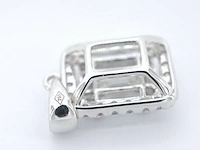 Witgouden hanger met diamanten en emerald shape in het midden - afbeelding 7 van  7