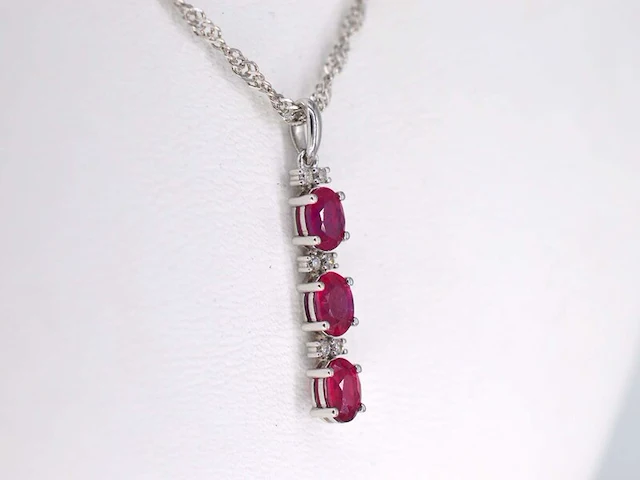 Witgouden hanger met diamanten en robijn, excl. ketting - afbeelding 4 van  7