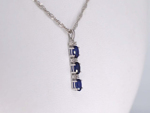 Witgouden hanger met diamanten en saffier, excl. ketting - afbeelding 4 van  7