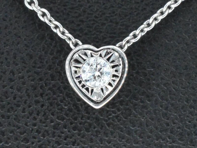 Witgouden hanger met een briljant geslepen diamant in hartvorm, excl. ketting - afbeelding 1 van  5