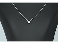 Witgouden hanger met een briljant geslepen diamant in hartvorm, excl. ketting - afbeelding 2 van  5
