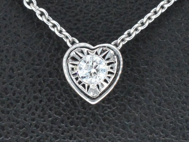 Witgouden hanger met een briljant geslepen diamant in hartvorm, excl. ketting - afbeelding 1 van  7