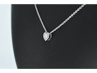 Witgouden hanger met een briljant geslepen diamant in hartvorm - afbeelding 3 van  6