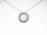 Witgouden hanger met multi colour saffieren en diamanten in een cirkel gezet, excl. ketting - afbeelding 2 van  8