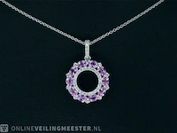 Witgouden hanger met roze saffieren en diamanten in een cirkel gezet - afbeelding 2 van  6