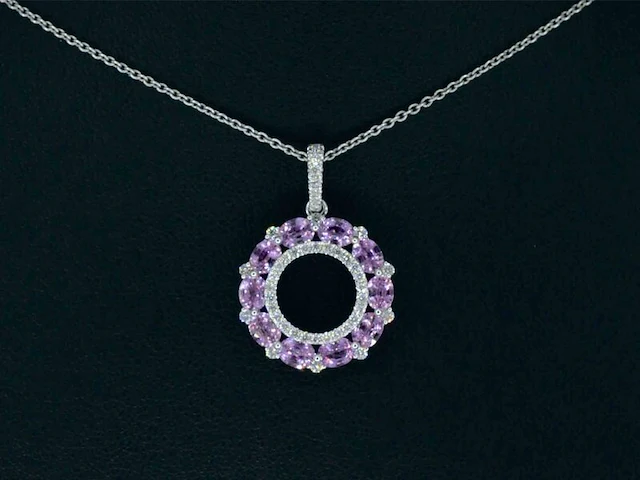 Witgouden hanger met roze saffieren en diamanten in een cirkel gezet - afbeelding 2 van  8