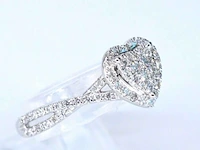Witgouden hartvormige entourage ring met diamanten - afbeelding 3 van  8