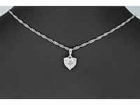 Witgouden hartvormige hanger met diamanten, excl. ketting - afbeelding 2 van  7