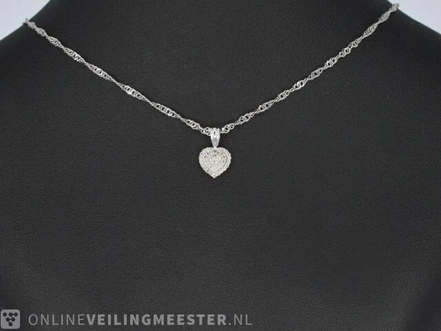 Witgouden hartvormige hanger met diamanten - afbeelding 2 van  7