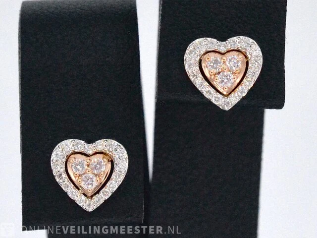Witgouden hartvormige oorbellen met natuurlijke roze en witte diamant - afbeelding 1 van  9
