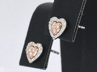 Witgouden hartvormige oorbellen met natuurlijke roze en witte diamant - afbeelding 4 van  9