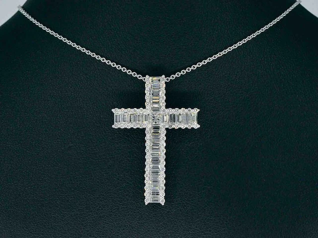 Witgouden kruis hanger met schitterende diamanten gezet, excl. ketting - afbeelding 3 van  10