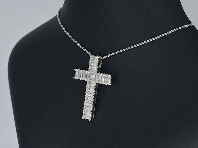 Witgouden kruis hanger met schitterende diamanten gezet, excl. ketting - afbeelding 4 van  10